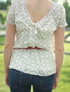 The Piper Top: Pattern Review and Giveaway - welcometothemousehouse.com